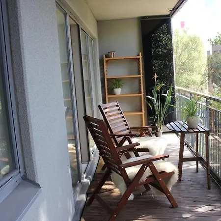 Spacious 3-bedroom With Balcony And Free Parking Lägenhet *