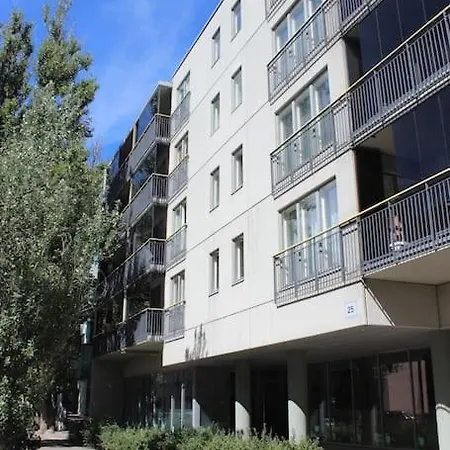 Spacious 3-bedroom With Balcony And Free Parking